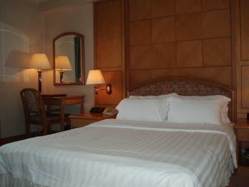 Gardford International Hotel Гуанджоу Екстериор снимка